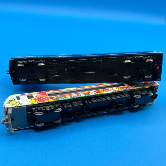 A Lot Of 2 Vintage AGATSUMA DIAPET Dosan Line RED And Blue 2012 ANPANMAN Trains - Picture 7 of 8